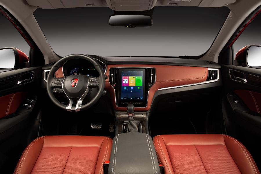 Торпедо Roewe RX5 2016 года  (фото 18 из 23)